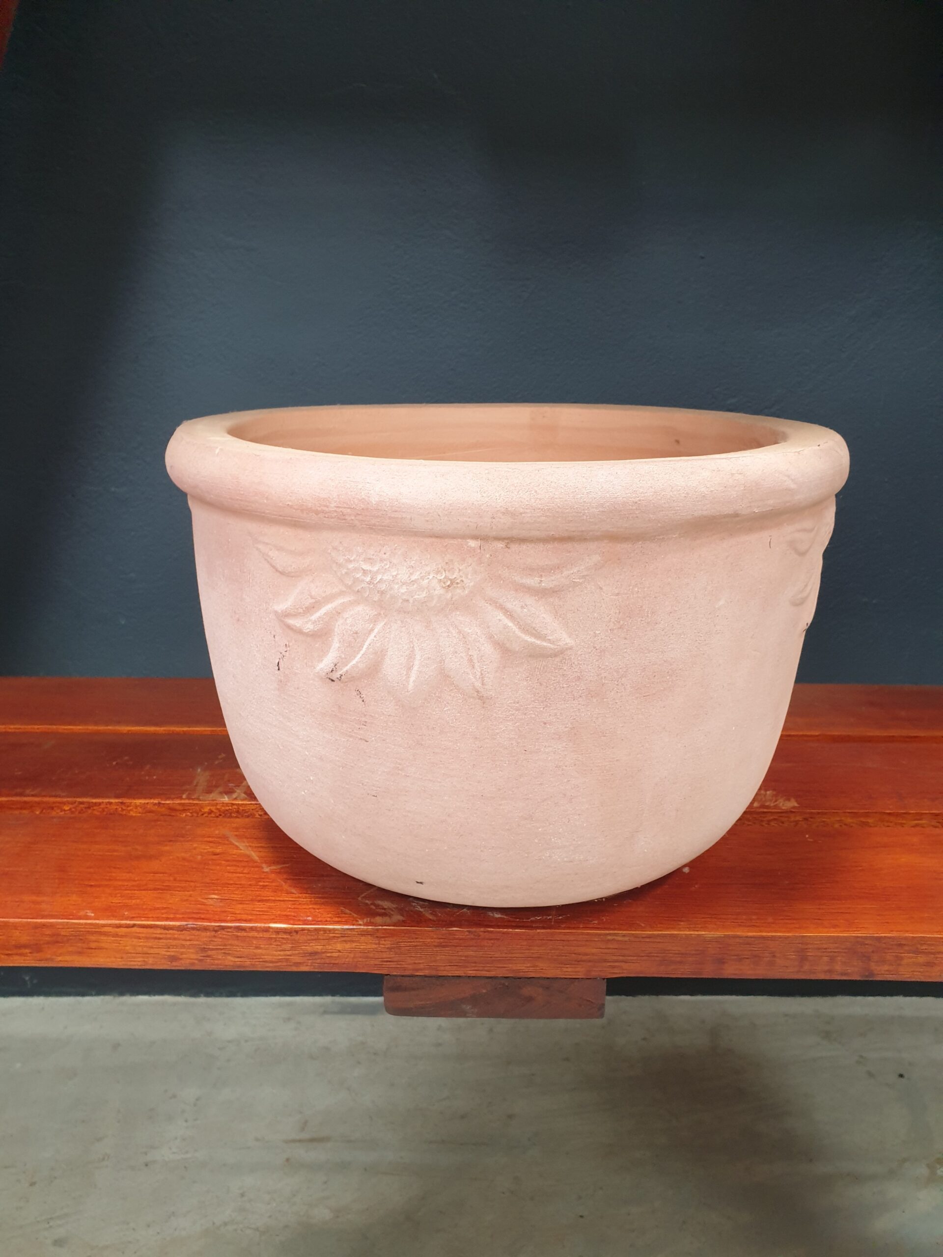 TERRACOTTA FLOWER POT (30CM X 20CM)